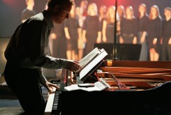 HG at piano